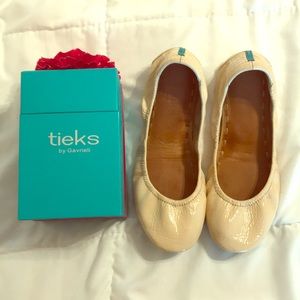 Biscotti Tieks by Gavrieli Size 6 w/ box